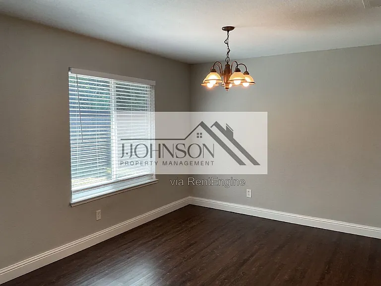 15136 Cambridge Dr — Photo 13