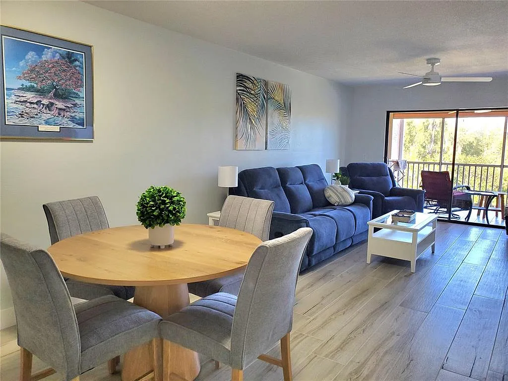 2 bed, 2.0 bath, 1282 sqft, $3,500 — Photo 3