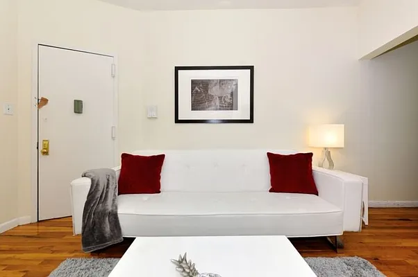 Rented by Eisenberg Exclusives | media 13