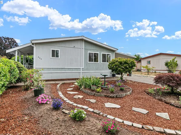 484 Scotts Glen Dr, Springfield, OR 97477