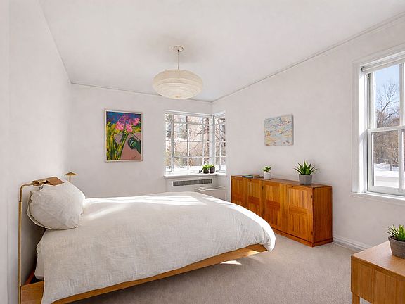 4th image of 2 Grove St APT 4F