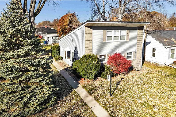 1103 Marshall Ave — Photo 27