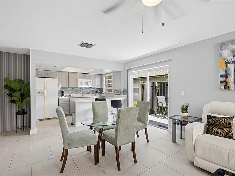 536 Hibiscus Way #7-B — Photo 13