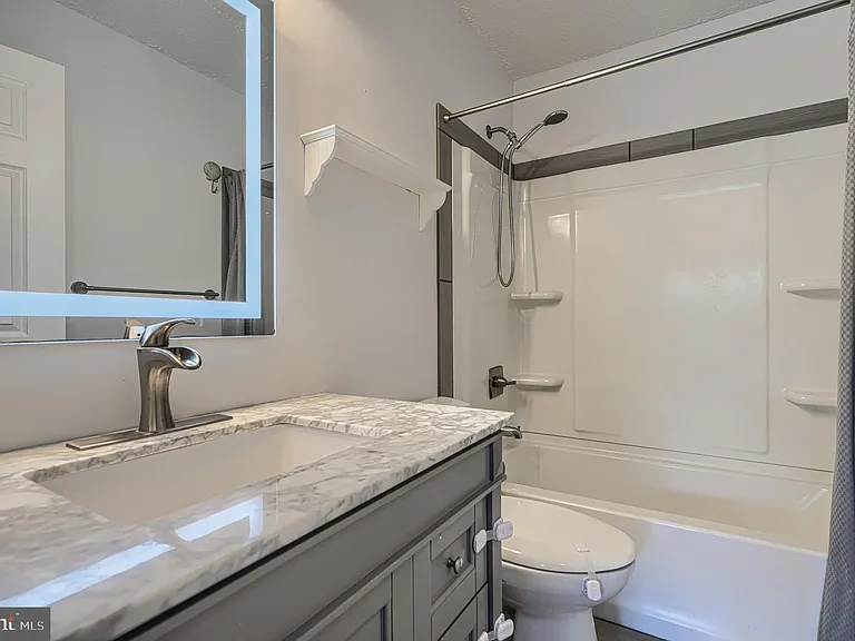 8301 Whitebark Ct — Photo 40