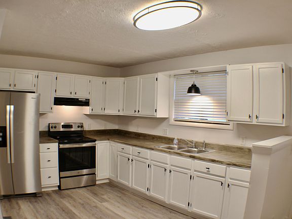 4th image of 306 Childress St
