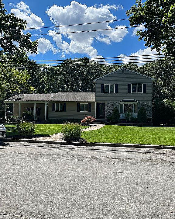 1st image of 27 Northfield Dr