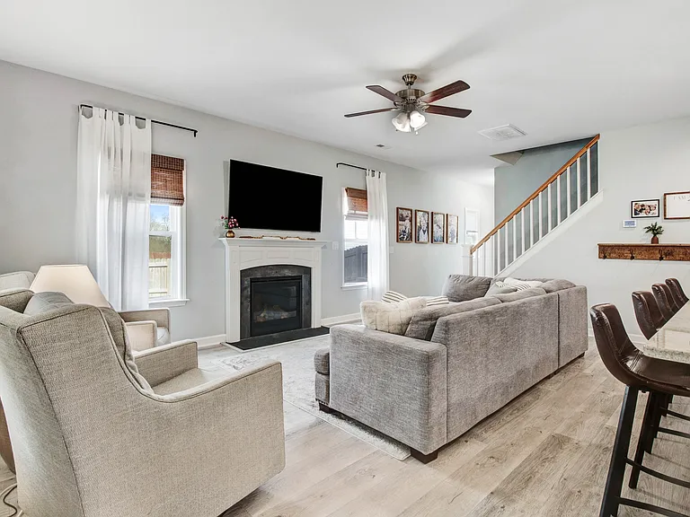 107 Villa Grey Ct — Photo 12