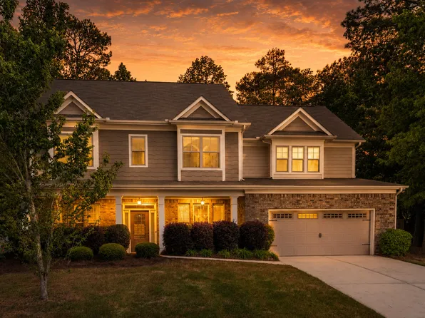 5645 Pleasant Woods Dr, Flowery Branch, GA 30542