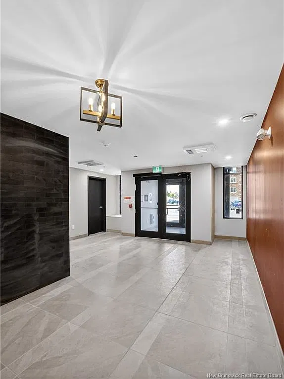 2 bed, 1.5 bath, 1103 sqft, $1,875 — Photo 2