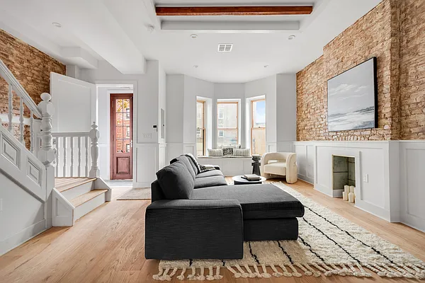 Sold by Compass | media 4