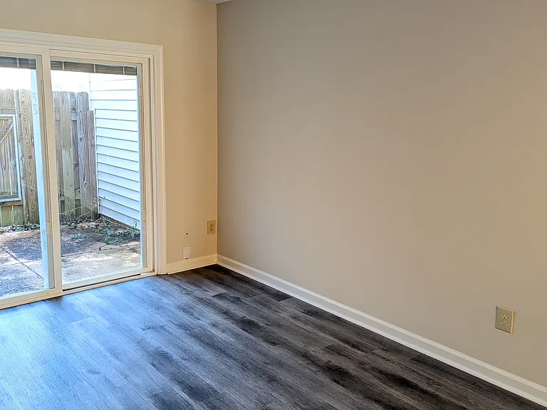 2753 Cottage Pl — Photo 14