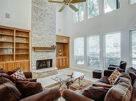 3rd image of 37 Wellington Oaks Cir