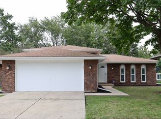 5 Lakewood Ct, Park Forest, IL 60466