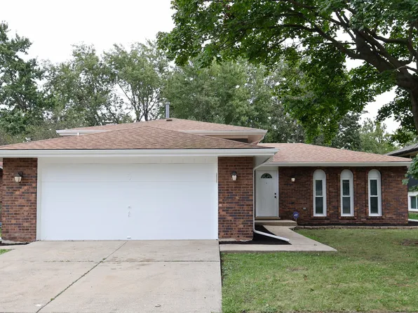 5 Lakewood Ct, Park Forest, IL 60466