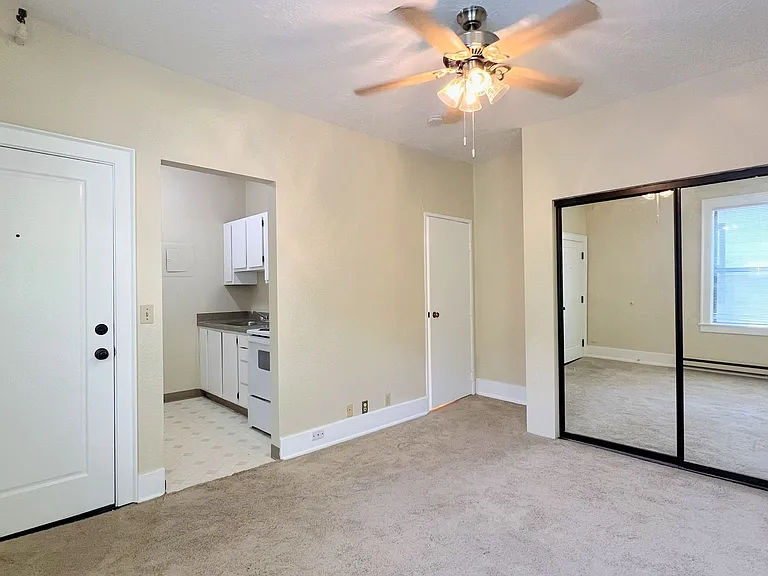 Marcella Apartments — Photo 21