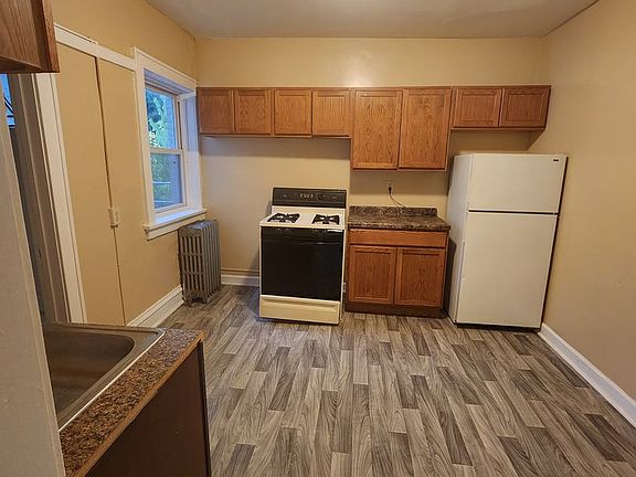 5th image of 4518-4526 W Burleigh St #3