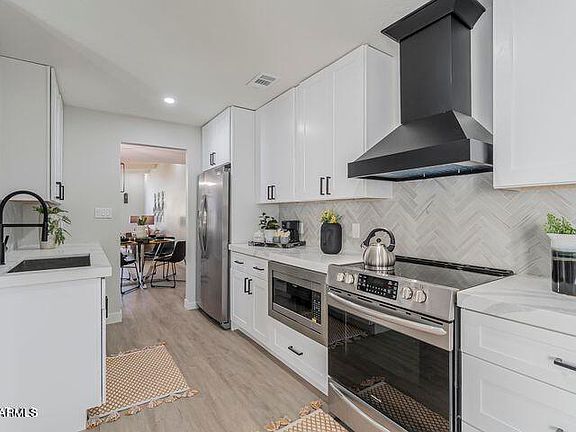 2nd image of 6644 N Chatelaine Place