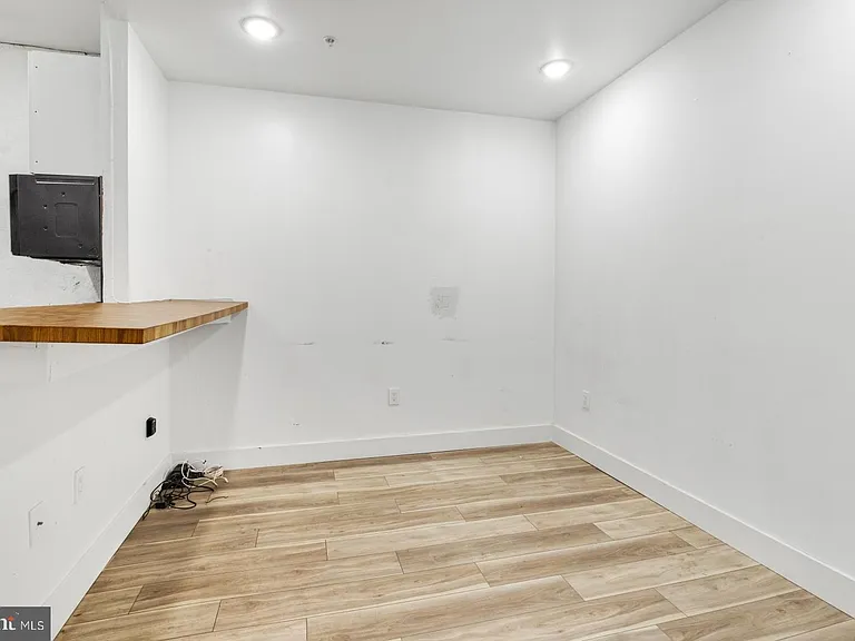 1153 N Front St #1R — Photo 10