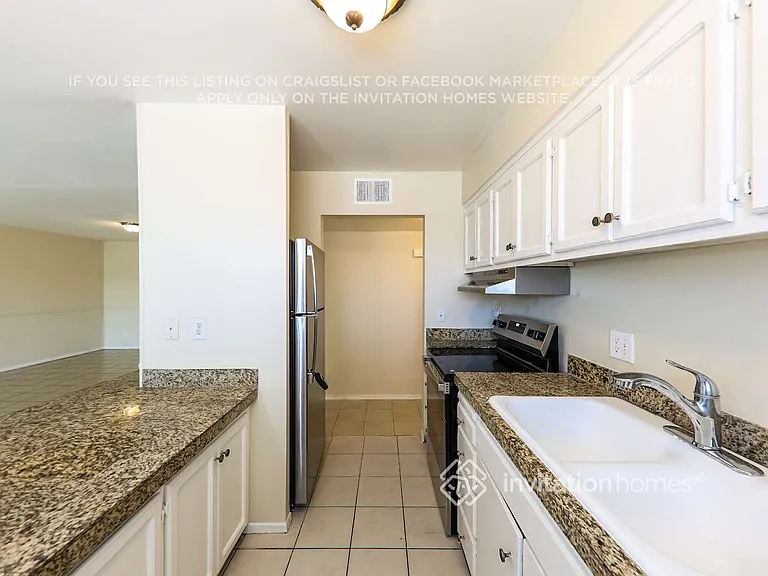 3132 W Surrey Ave — Photo 7