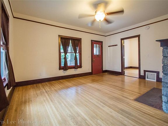4th image of 312 N Willow Ave