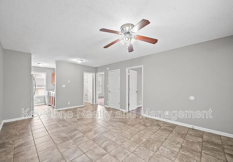191 Oak St #2 — Photo 6