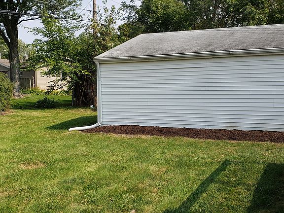 4th image of 223 River Dr