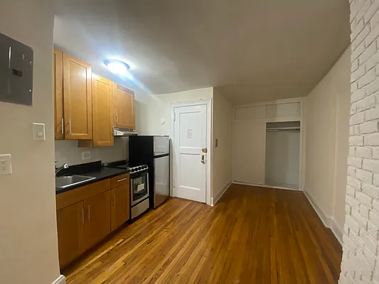 Rented by City Connections Realty | media 10