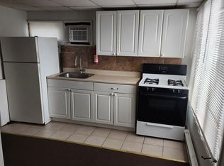 29 N Wycombe Ave #1F, Lansdowne, PA 19050