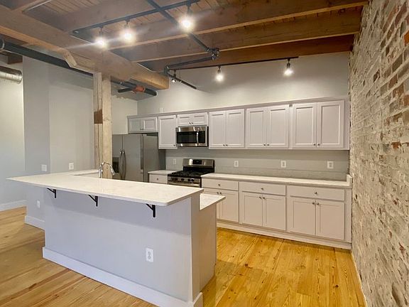 2nd image of 401 Princess Anne St #303