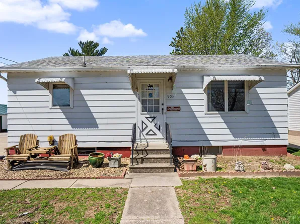 903 NE Park Ave, Independence, IA 50644