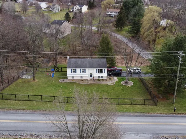 11 Buckhorn Rd, Port Matilda, PA 16870