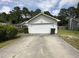 202 Lake Wisteria Dr, Kingsland, GA 31548