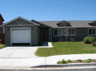 842 SE Strawberry Ln, Madras, OR 97741