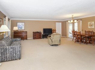 4747 Winterset Dr, Minnetonka, MN 55343