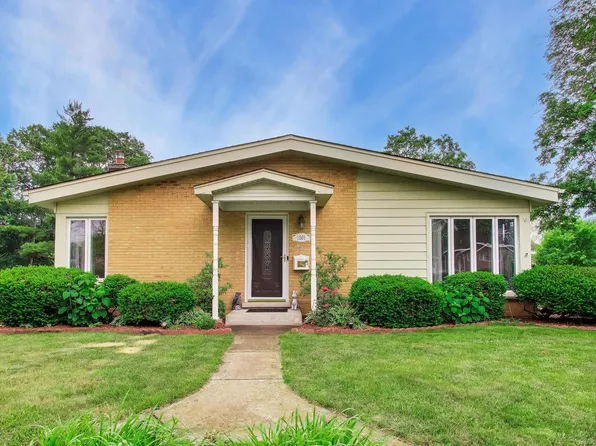 1501 E Fremont St, Arlington Heights, IL 60004