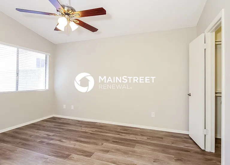 8729 W Athens St — Photo 10
