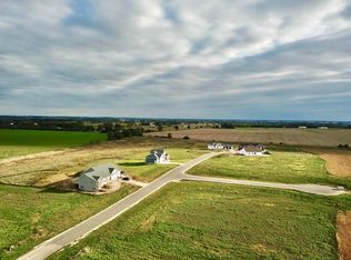 L28 Fissure Trl, Columbus, WI 53925