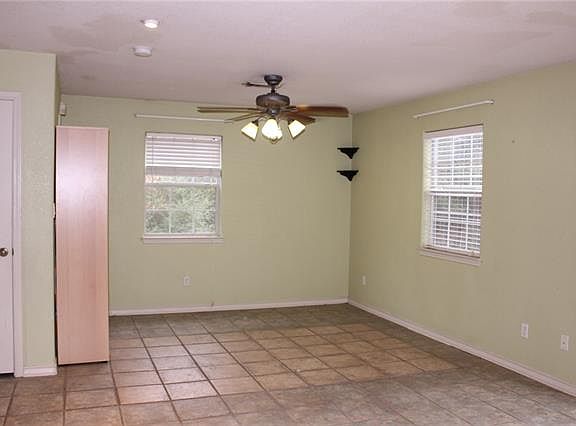 3rd image of 112 Woodcutter Ct