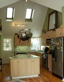 Eat in kitchen 15 X 30 center island granite counters new appliances 