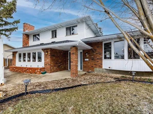 27 S Wallace Close, Red Deer, AB T4N 5L8
