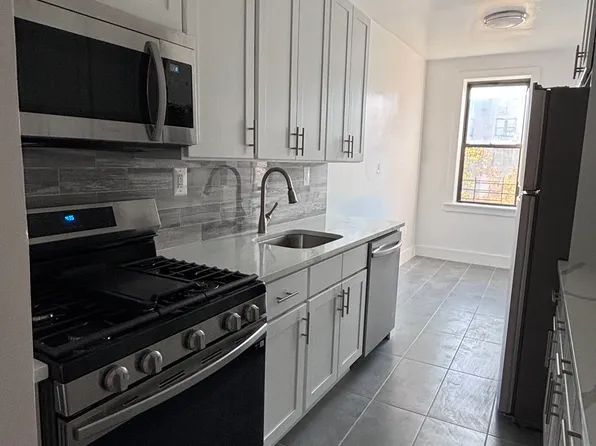 119-40 Metropolitan Avenue image 1 of 6