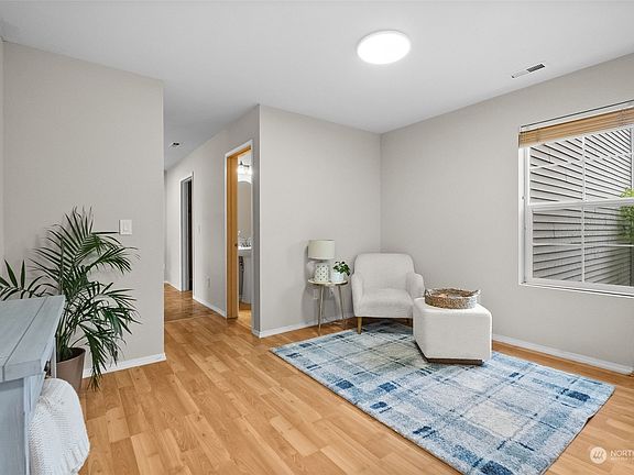 4th image of 18428 95th Avenue Ct E