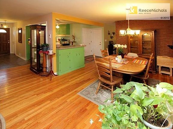 VIEW OF KITCHEN AND DIN RM.