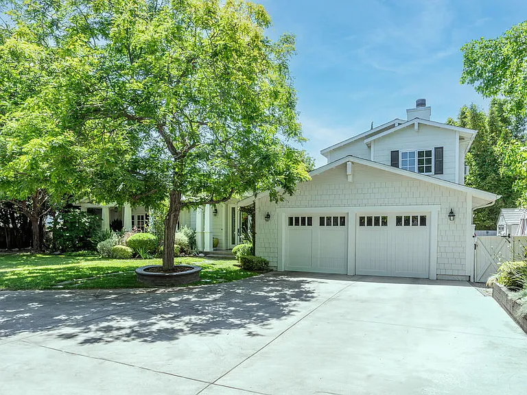 4537 Agnes Ave — Photo 1