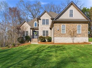 166 Fieldwood Dr, Advance, NC 27006