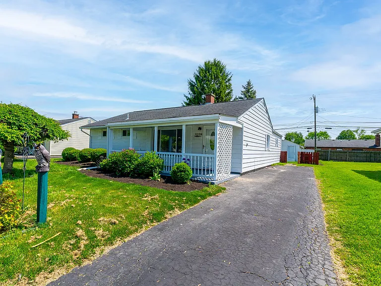 2857 Woodgrove Dr — Photo 3