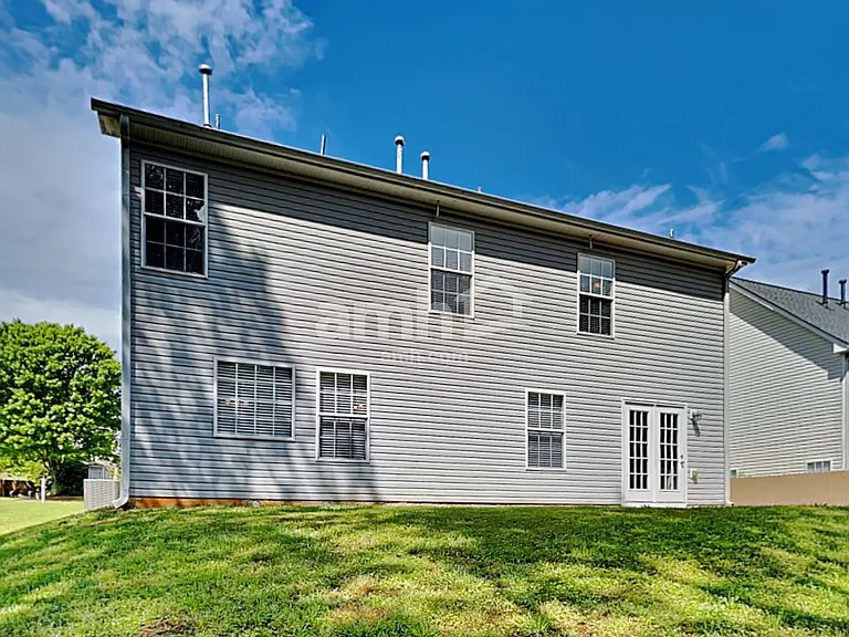 208 Mackenzie Ct — Photo 20