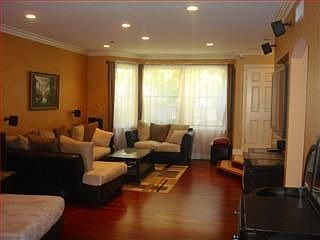 4th image of 974 La Mesa Ter Unit D