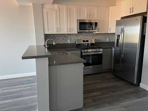 5th image of 11280 Peach Grove St #206