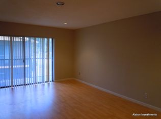 8042 NW 27th Pl, Sunrise, FL 33322